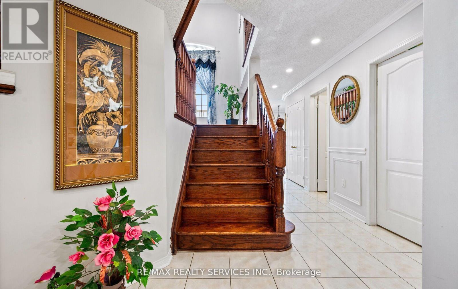 23 Edenvalley Road, Brampton, Ontario  L7A 2M6 - Photo 20 - W12952640