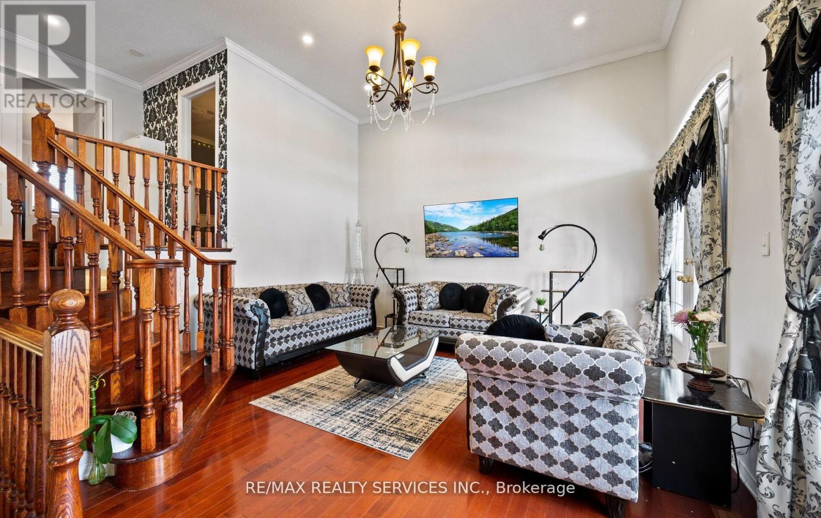 23 Edenvalley Road, Brampton, Ontario  L7A 2M6 - Photo 21 - W12952640