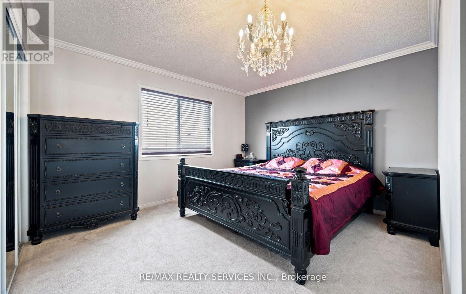 23 Edenvalley Road, Brampton, Ontario  L7A 2M6 - Photo 28 - W12952640