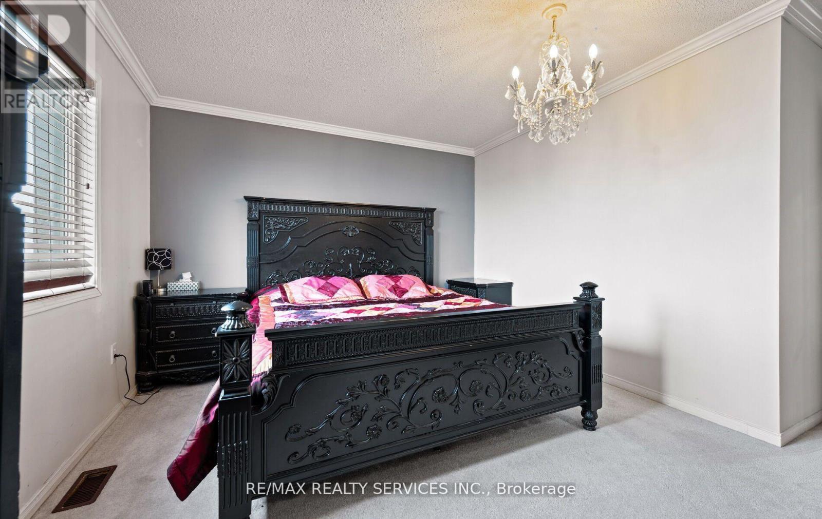 23 Edenvalley Road, Brampton, Ontario  L7A 2M6 - Photo 29 - W12952640