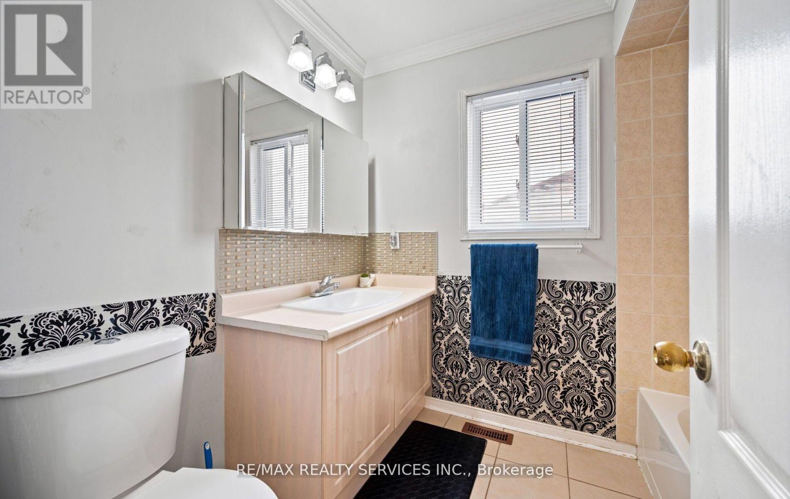 23 Edenvalley Road, Brampton, Ontario  L7A 2M6 - Photo 38 - W12952640