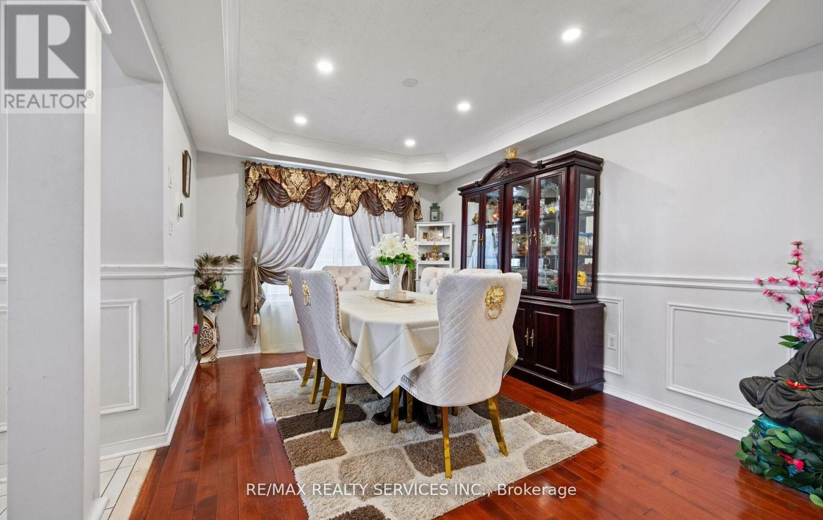 23 Edenvalley Road, Brampton, Ontario  L7A 2M6 - Photo 8 - W12952640