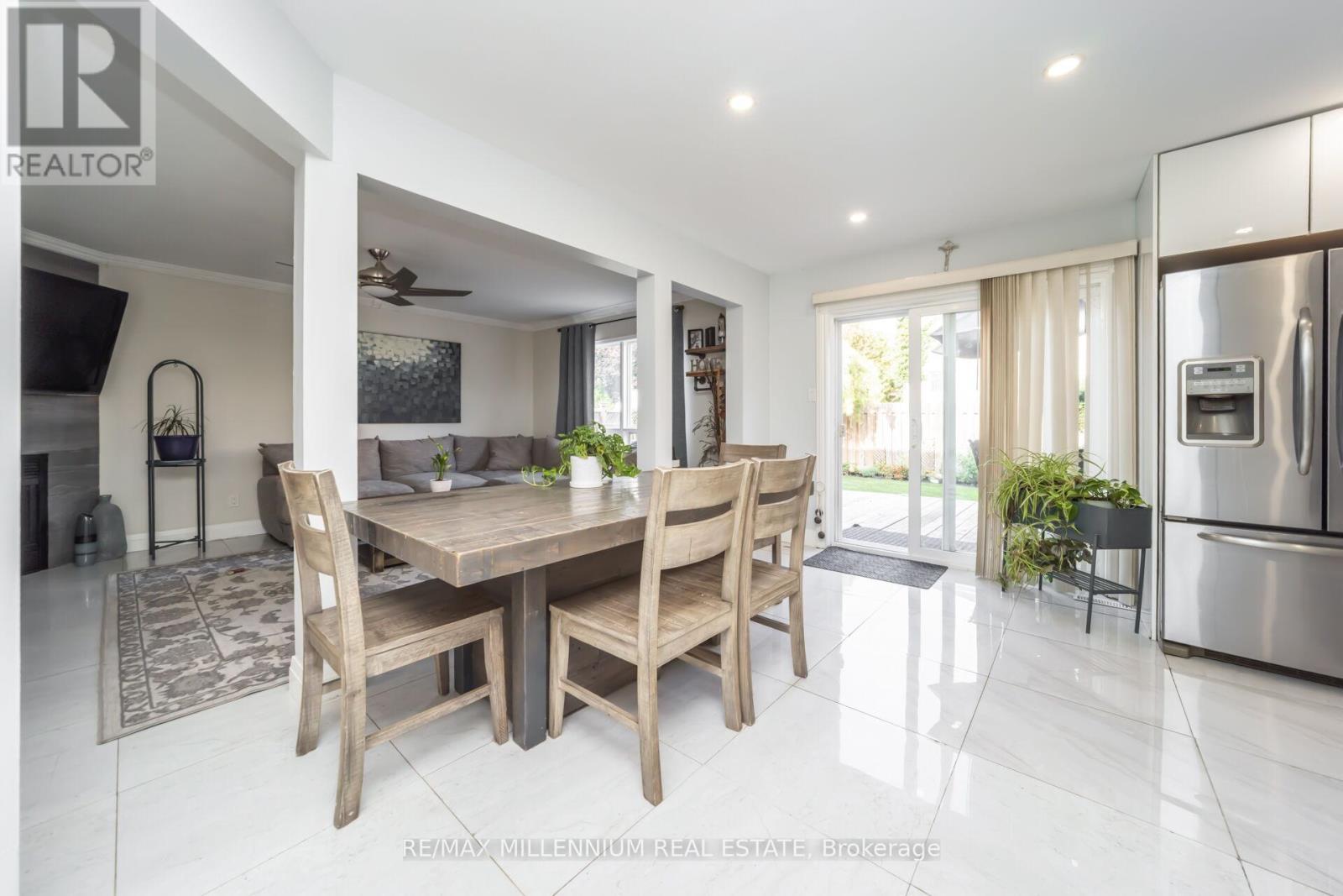 6881 Forest Park Drive, Mississauga, Ontario  L5N 6X7 - Photo 15 - W12952646