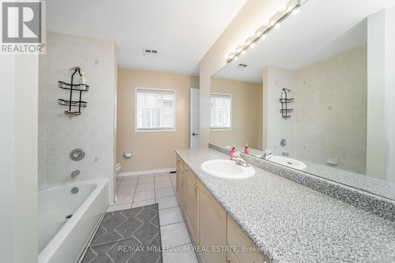 6881 Forest Park Drive, Mississauga, Ontario  L5N 6X7 - Photo 30 - W12952646