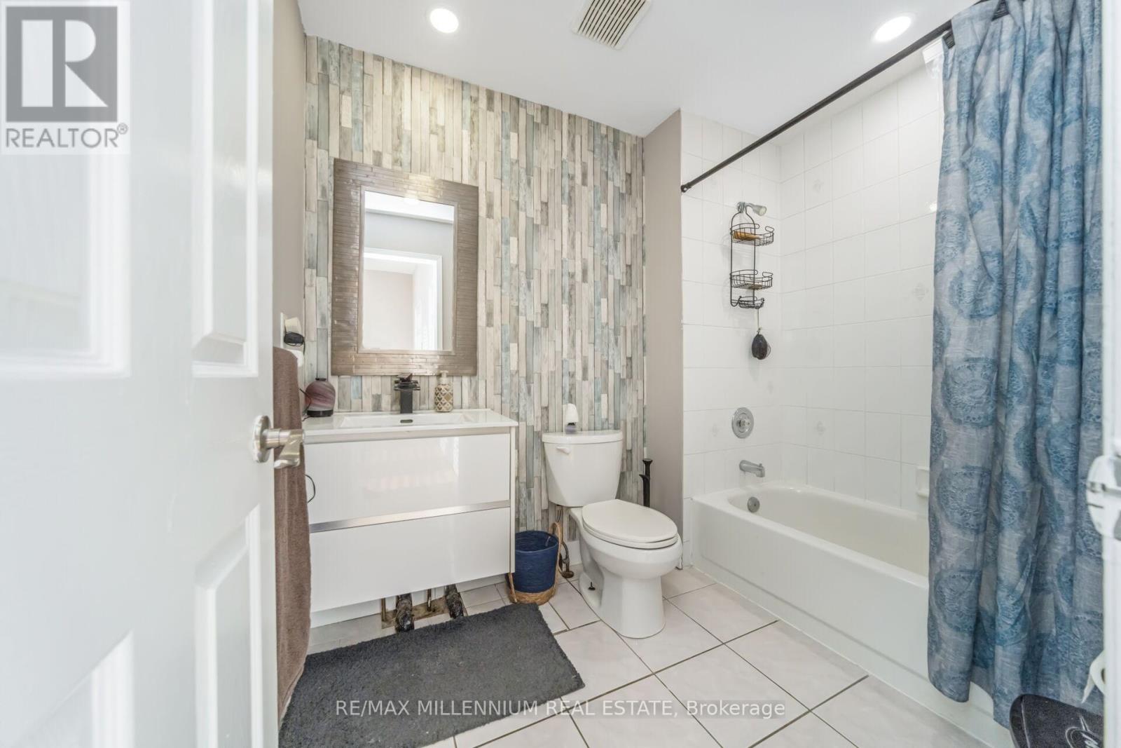 6881 Forest Park Drive, Mississauga, Ontario  L5N 6X7 - Photo 33 - W12952646