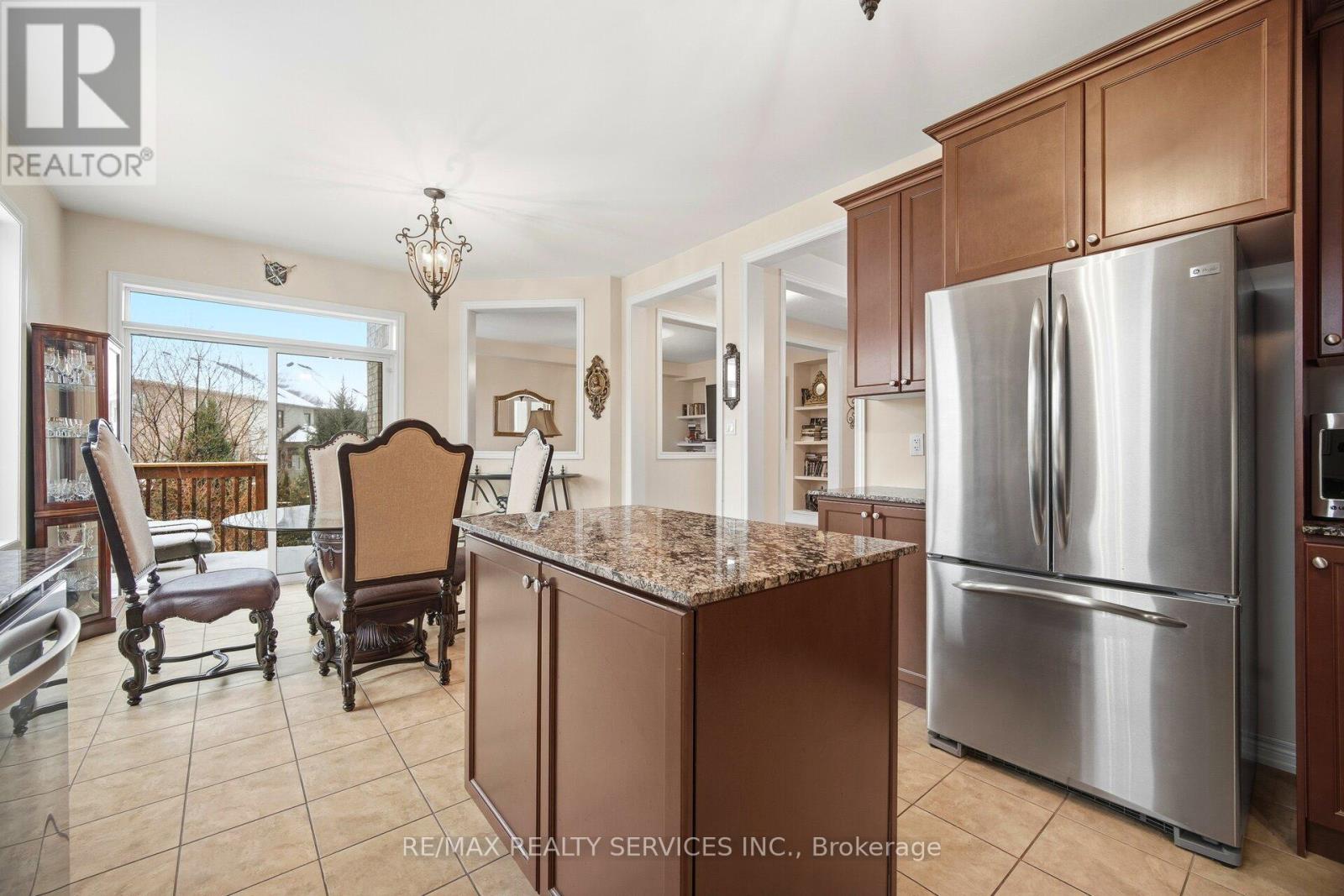 17 Island Grove, Brampton, Ontario  L6X 0W6 - Photo 11 - W12952670