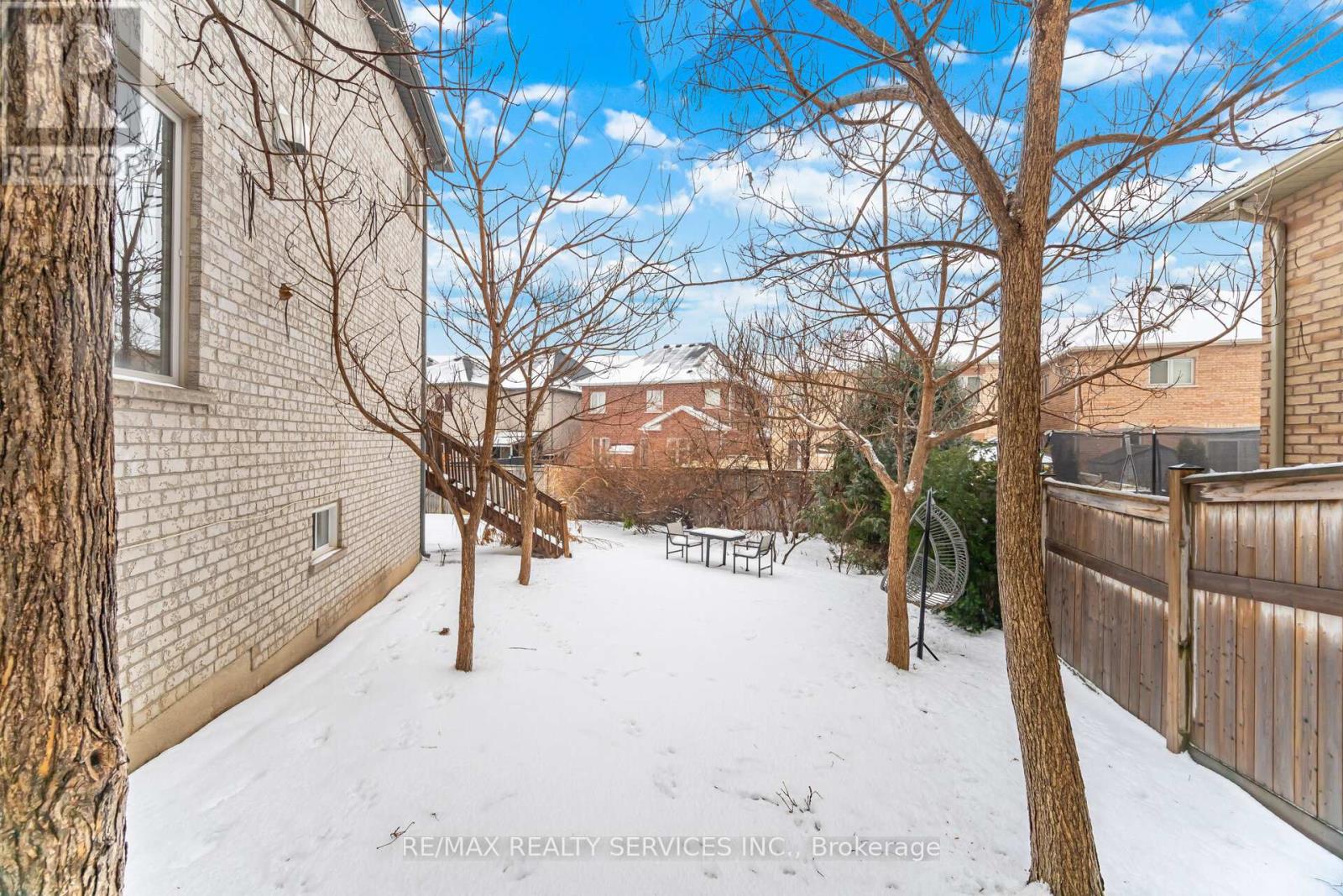 17 Island Grove, Brampton, Ontario  L6X 0W6 - Photo 49 - W12952670