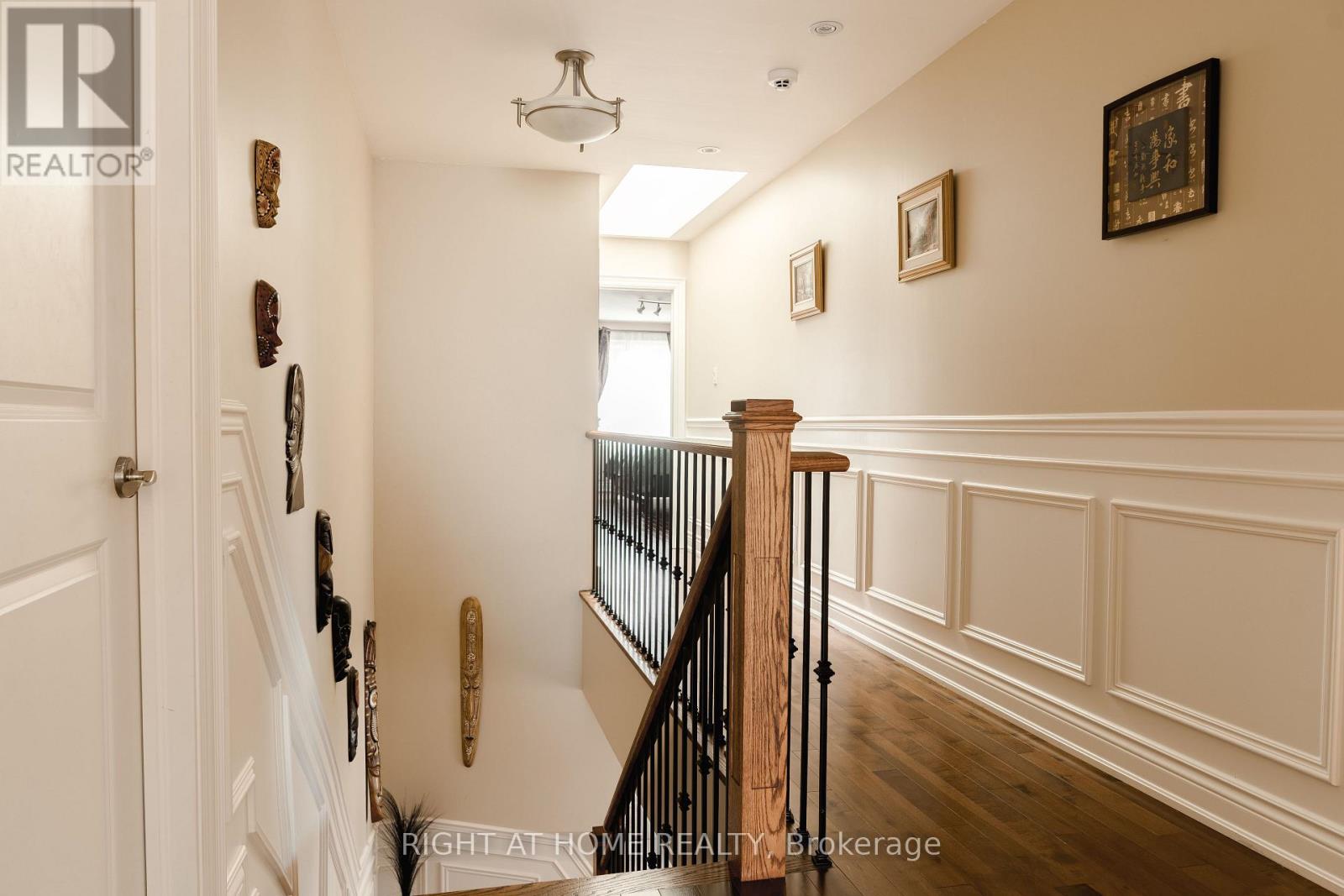 1049 Greaves Avenue, Mississauga, Ontario  L5E 3G1 - Photo 20 - W12952702