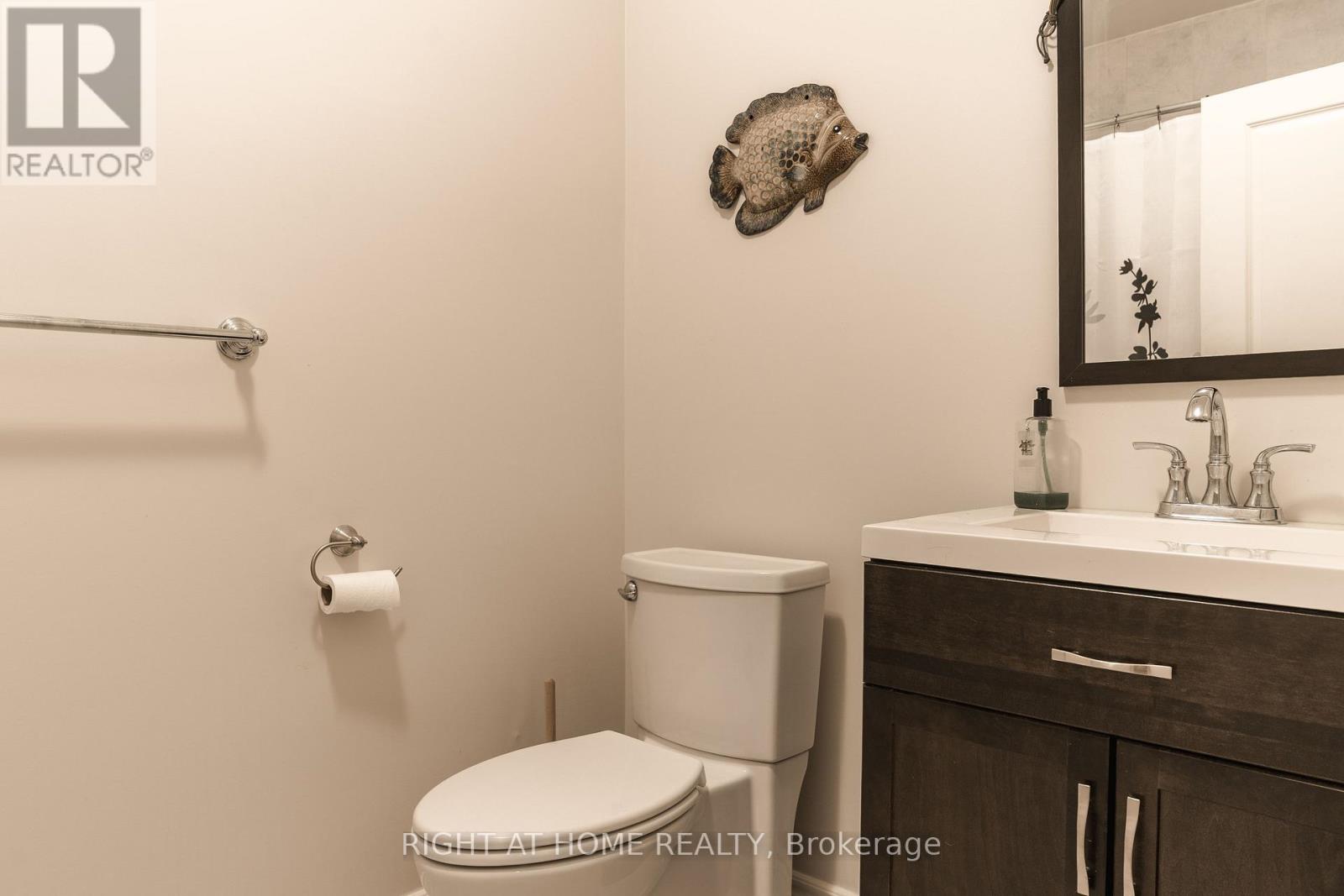 1049 Greaves Avenue, Mississauga, Ontario  L5E 3G1 - Photo 35 - W12952702