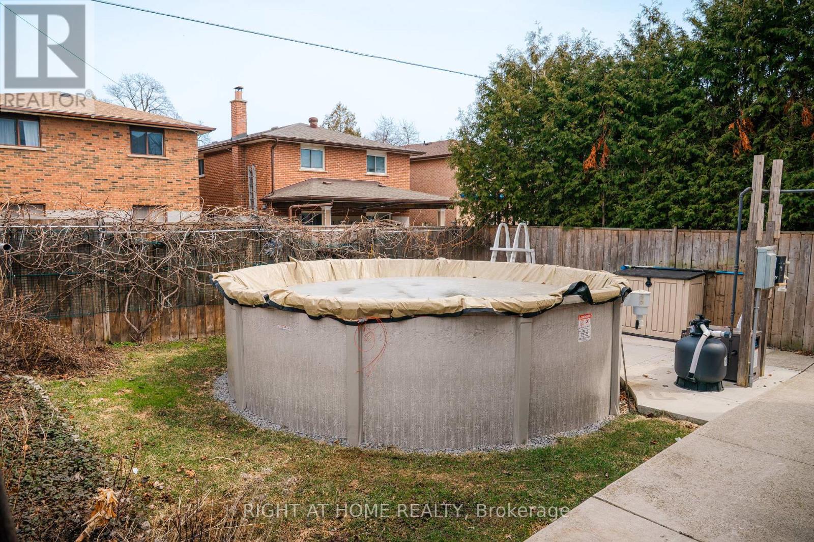 1049 Greaves Avenue, Mississauga, Ontario  L5E 3G1 - Photo 36 - W12952702