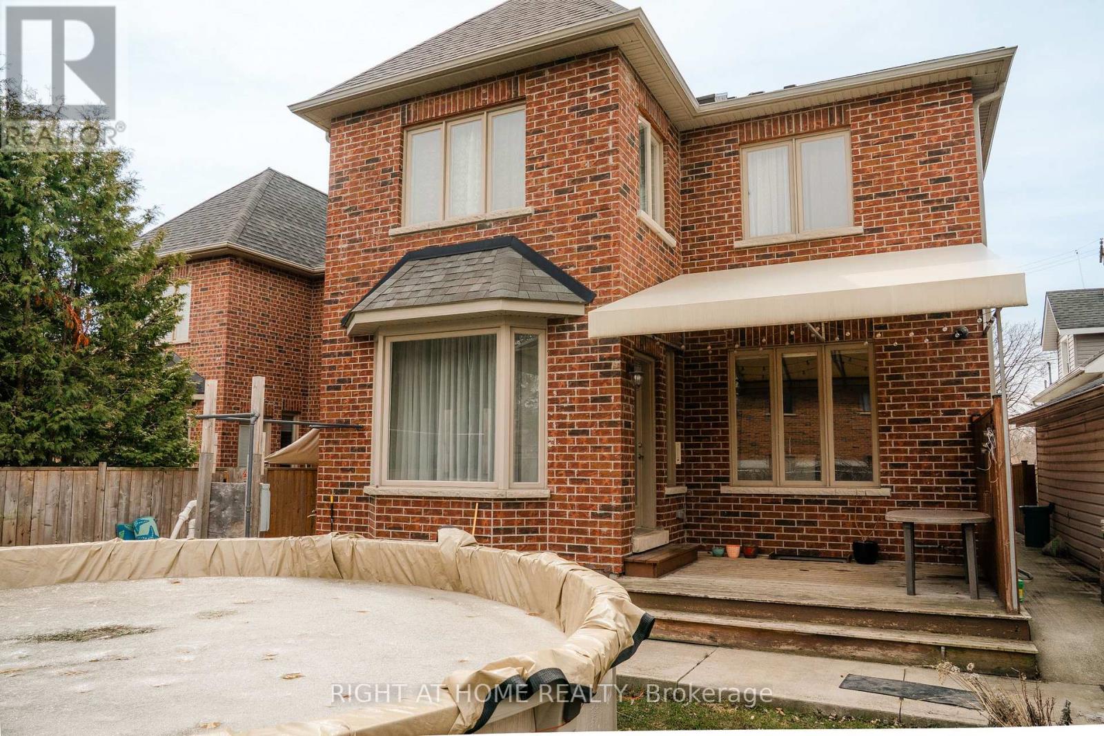 1049 Greaves Avenue, Mississauga, Ontario  L5E 3G1 - Photo 37 - W12952702