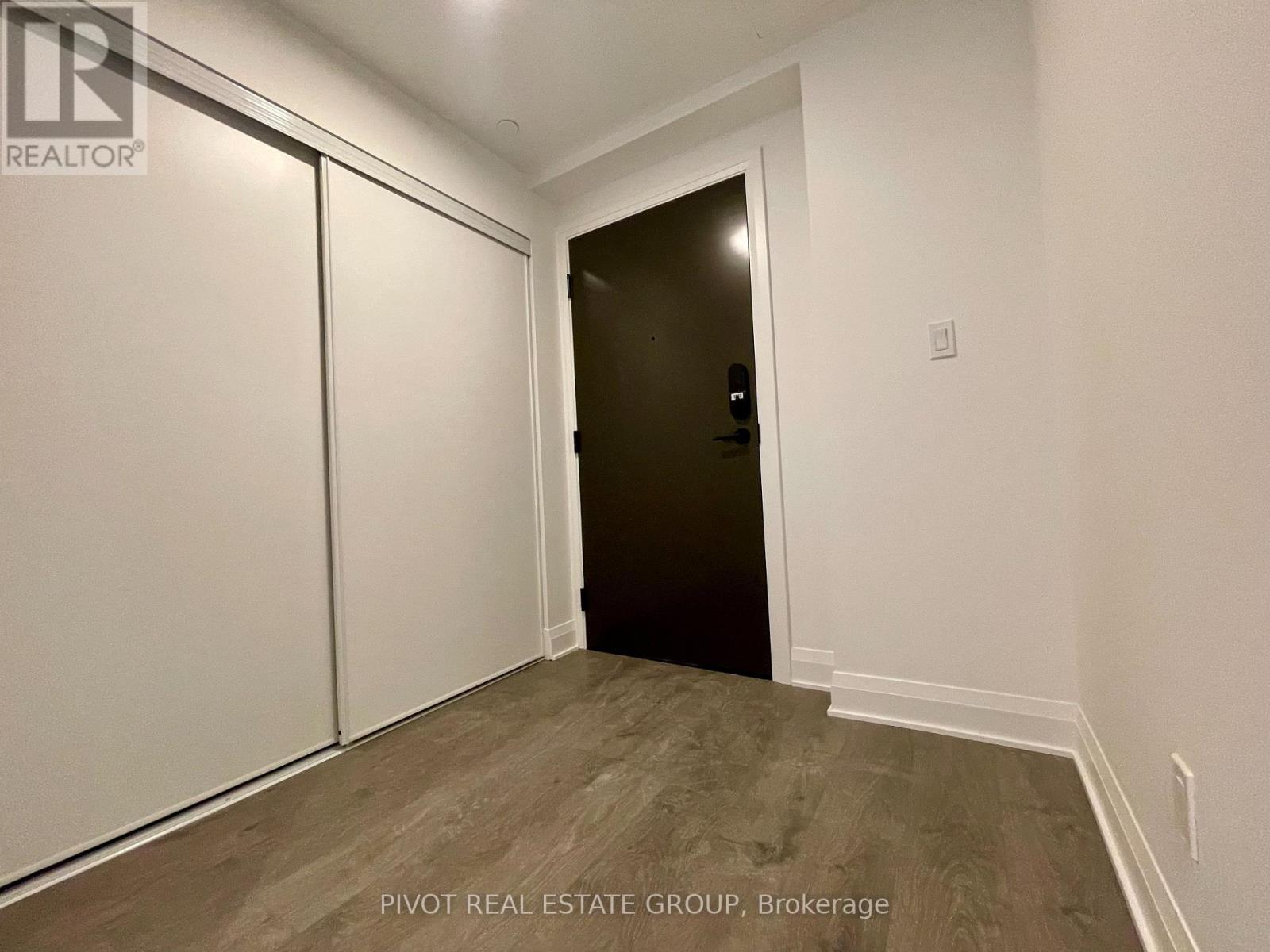 2507 - 2 Erskine Road, Mississauga, Ontario  L5B 0S1 - Photo 14 - W12952766