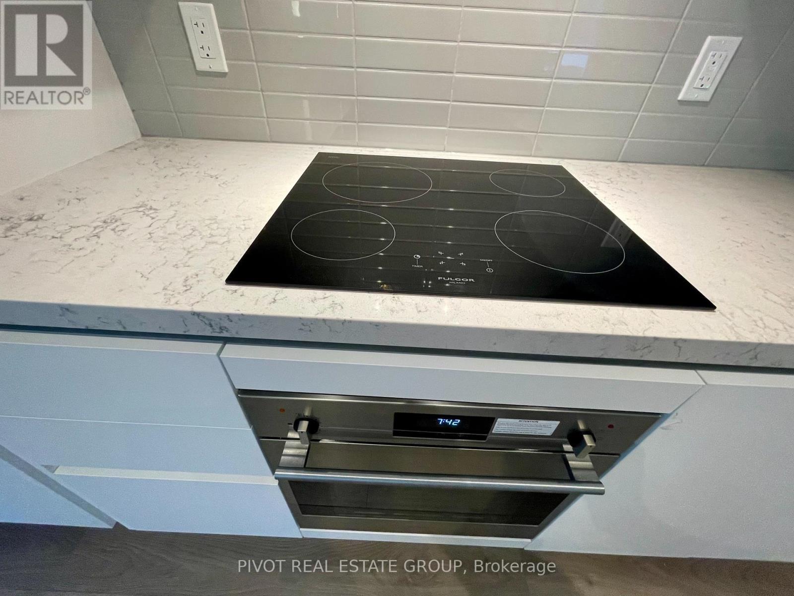 2507 - 2 Erskine Road, Mississauga, Ontario  L5B 0S1 - Photo 17 - W12952766