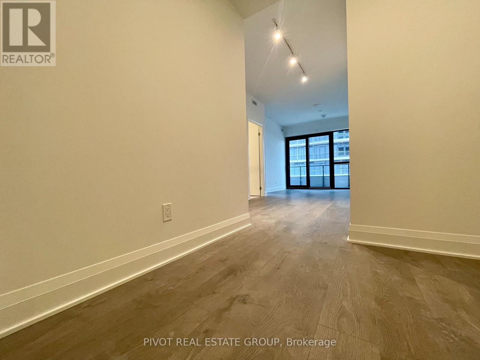 2507 - 2 Erskine Road, Mississauga, Ontario  L5B 0S1 - Photo 3 - W12952766