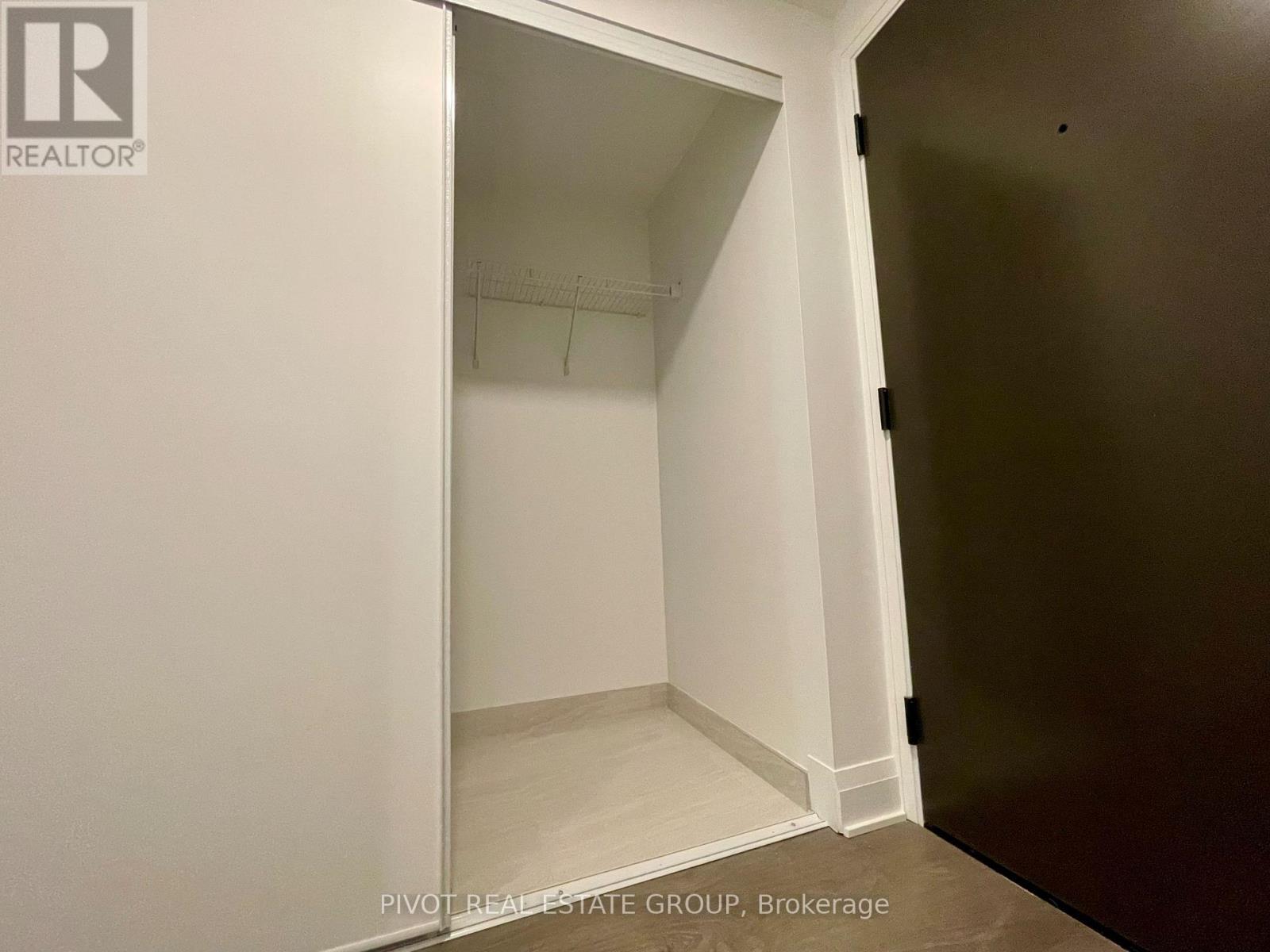 2507 - 2 Erskine Road, Mississauga, Ontario  L5B 0S1 - Photo 4 - W12952766