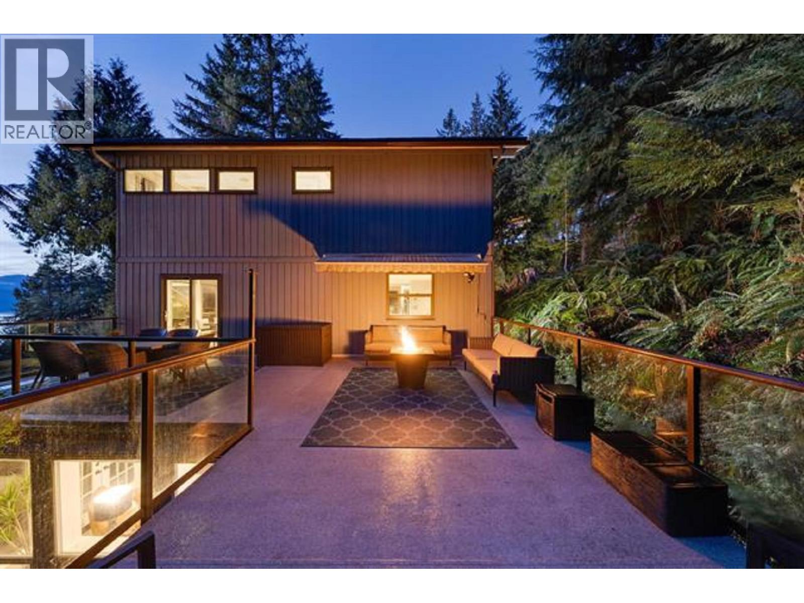 445 Mountain Drive, Lions Bay, British Columbia  V0N 2E0 - Photo 32 - R3098374