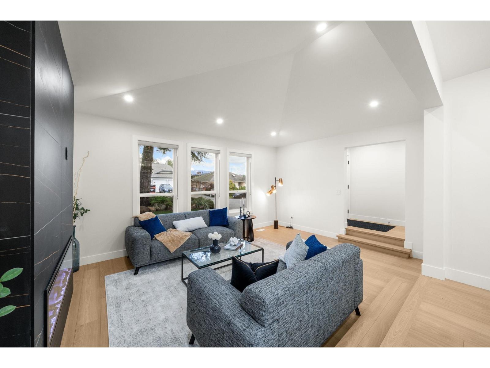 2451 Grosvenor Place, Abbotsford, British Columbia  V2S 6R5 - Photo 4 - R3106020