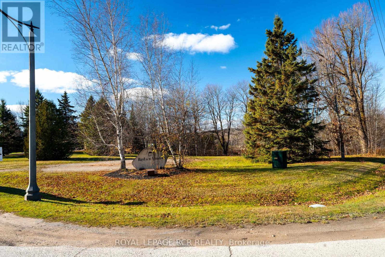 2 Rayburn Meadows Estates, East Garafraxa, Ontario  L9W 7E7 - Photo 8 - X12949232
