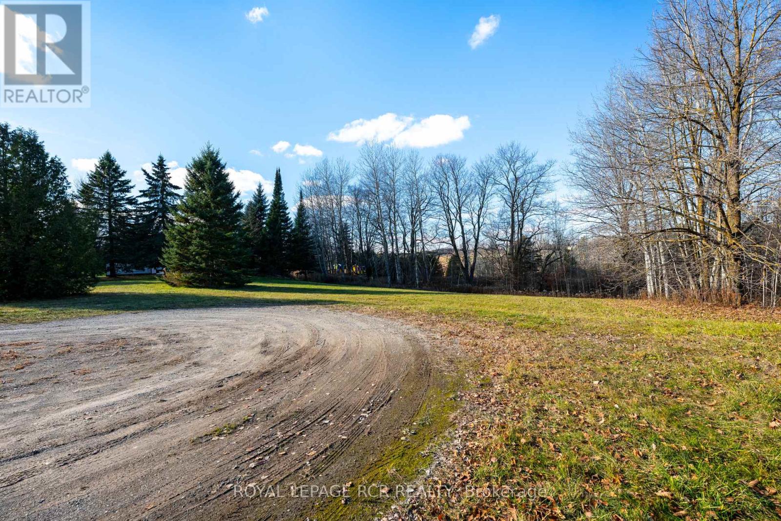 2 Rayburn Meadows Estates, East Garafraxa, Ontario  L9W 7E7 - Photo 9 - X12949232