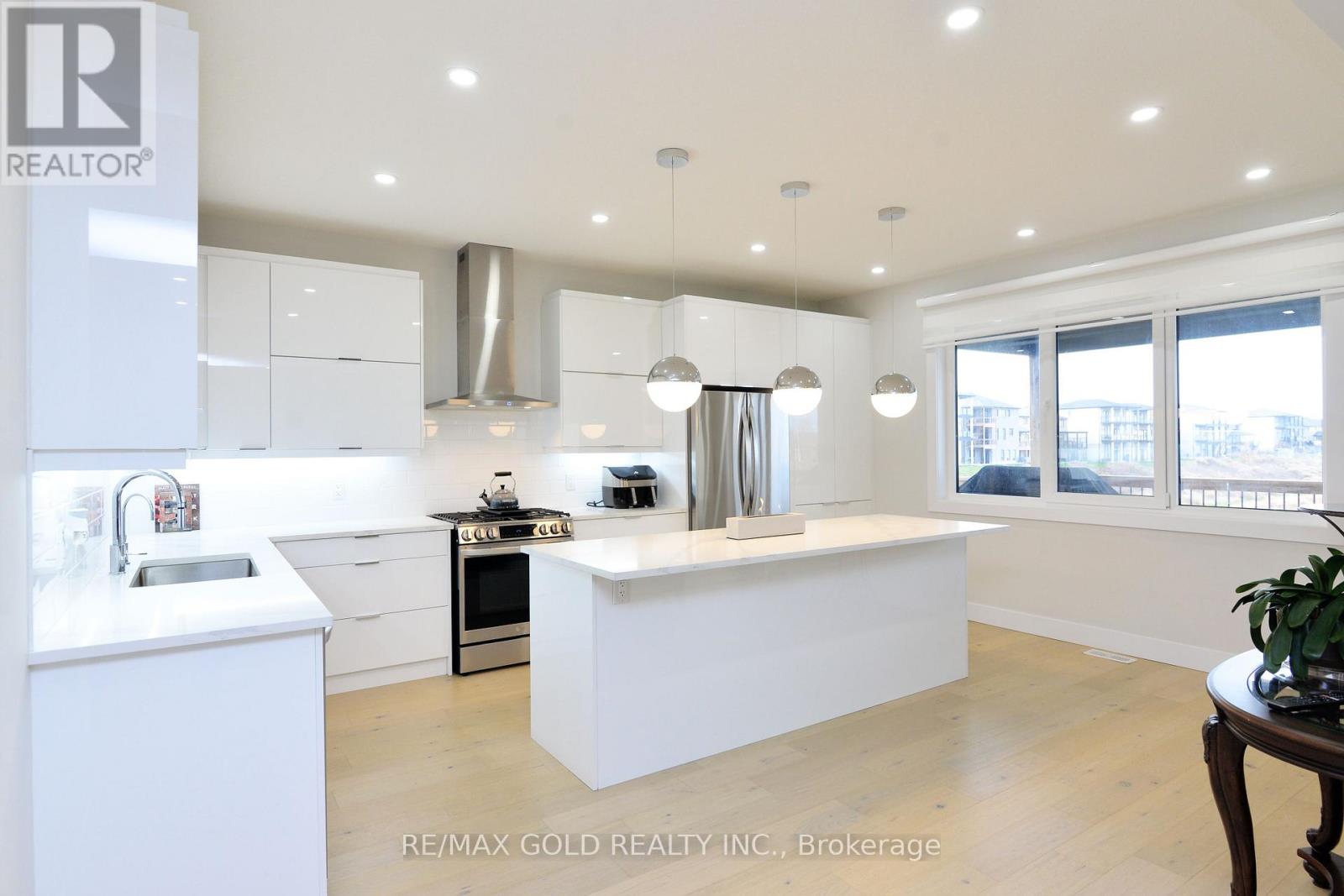 86 Grandville Circle, Brant, Ontario  N3L 0J5 - Photo 11 - X12952578