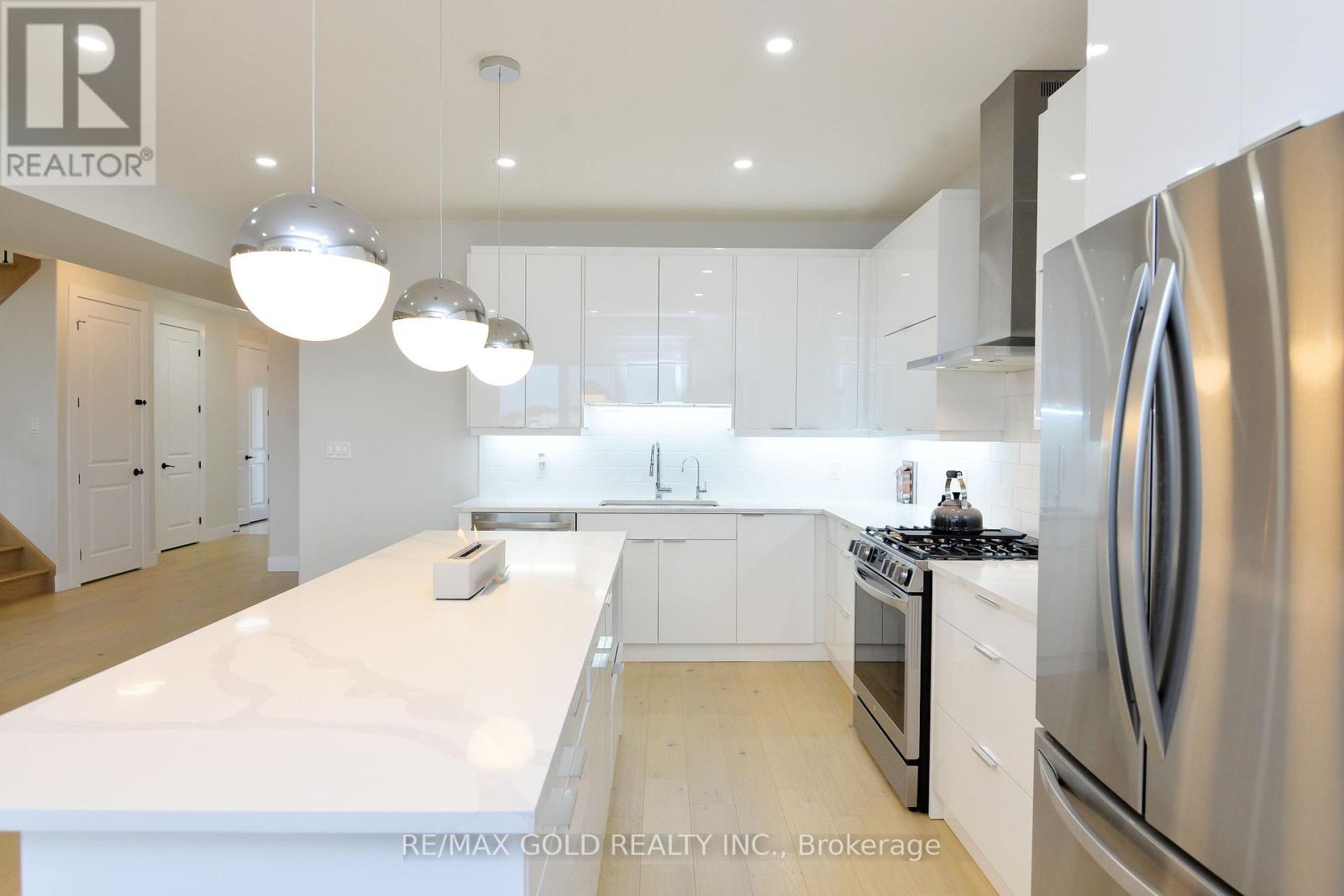 86 Grandville Circle, Brant, Ontario  N3L 0J5 - Photo 12 - X12952578