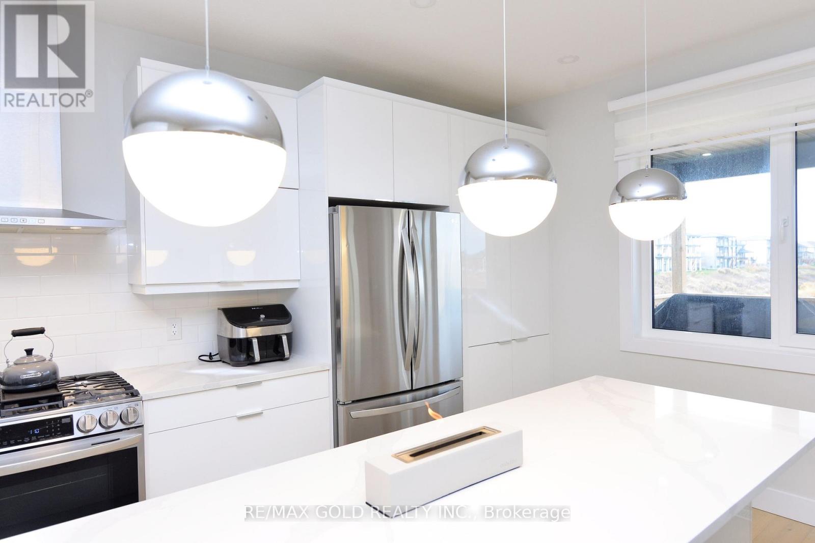 86 Grandville Circle, Brant, Ontario  N3L 0J5 - Photo 15 - X12952578