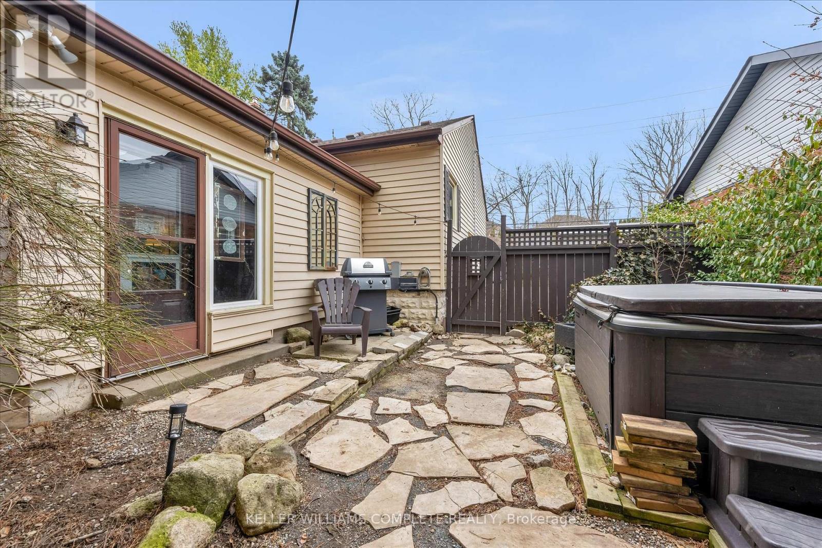 24 Central Park Avenue, Hamilton, Ontario  L9H 2M7 - Photo 30 - X12952588