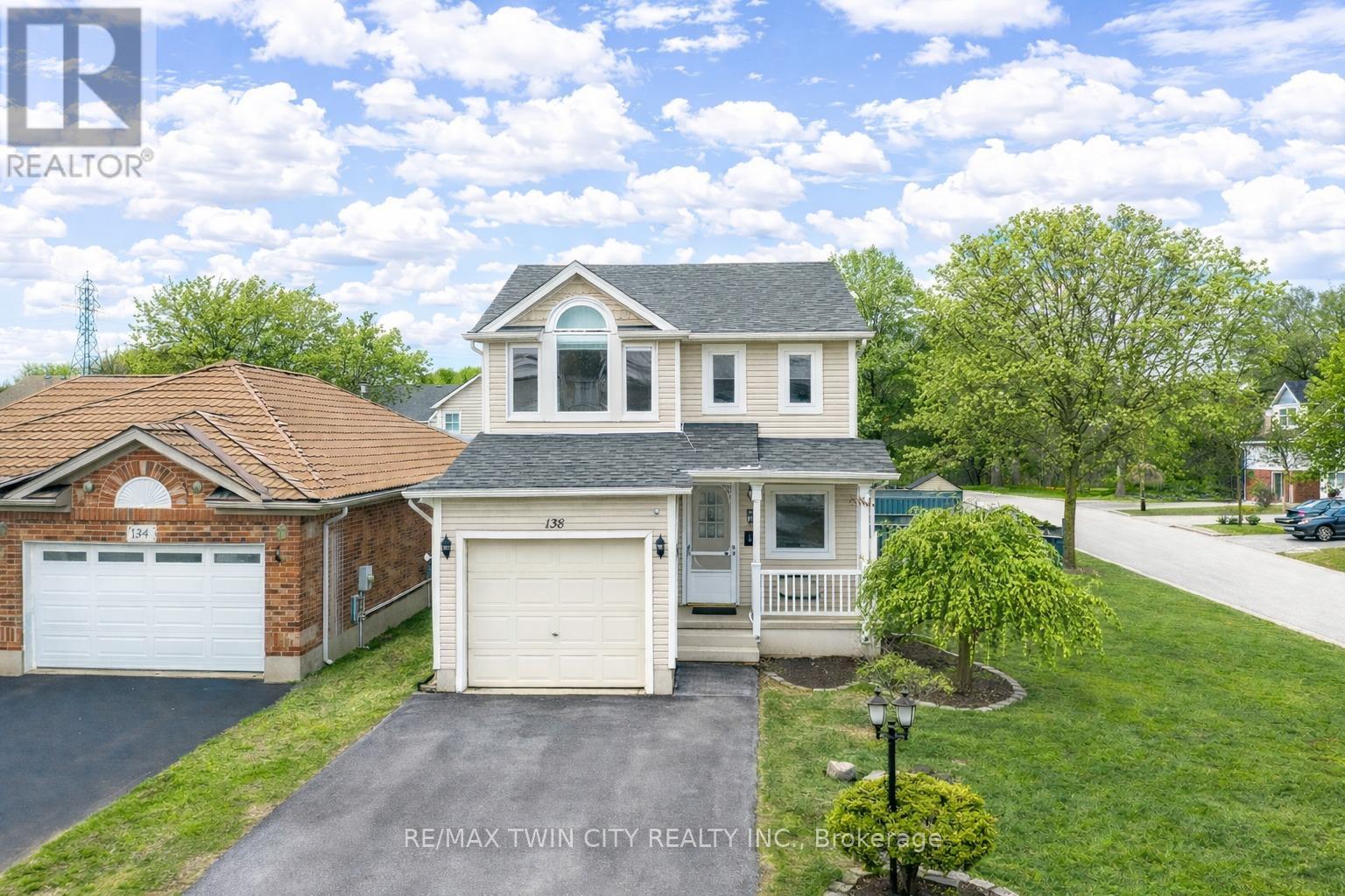 135 VERONICA DRIVE, Kitchener, Ontario