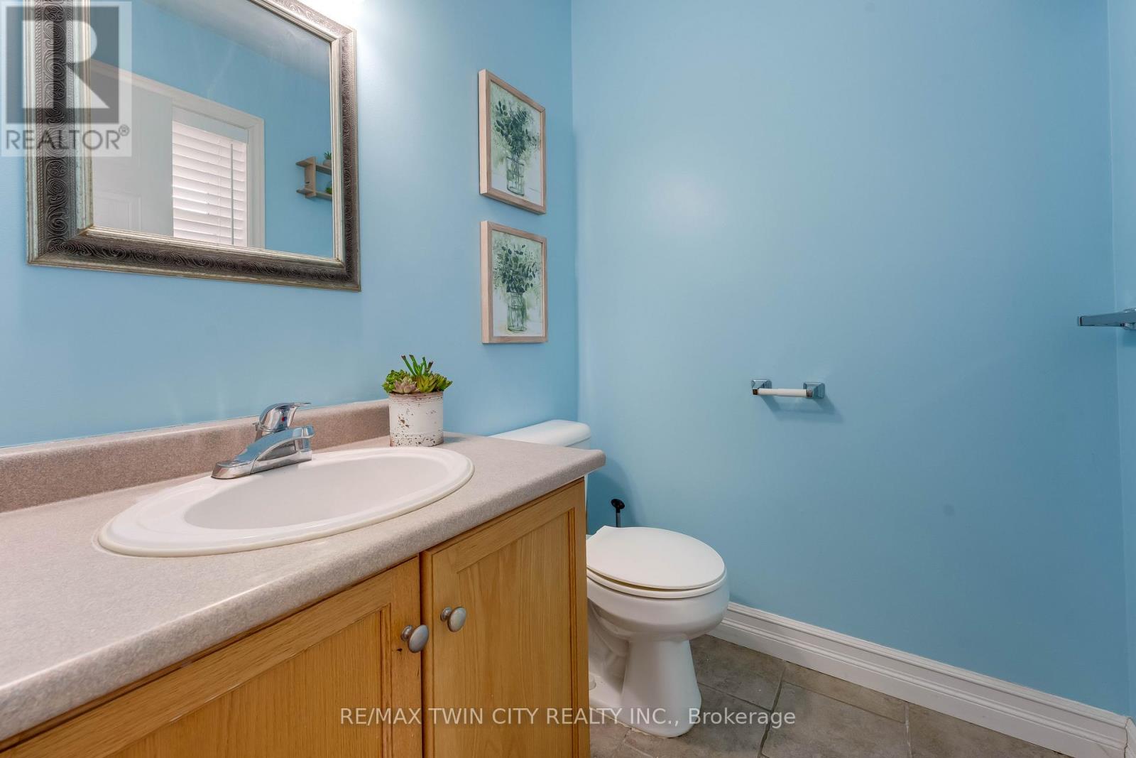 135 Veronica Drive, Kitchener, Ontario  N2A 4E6 - Photo 13 - X12952796