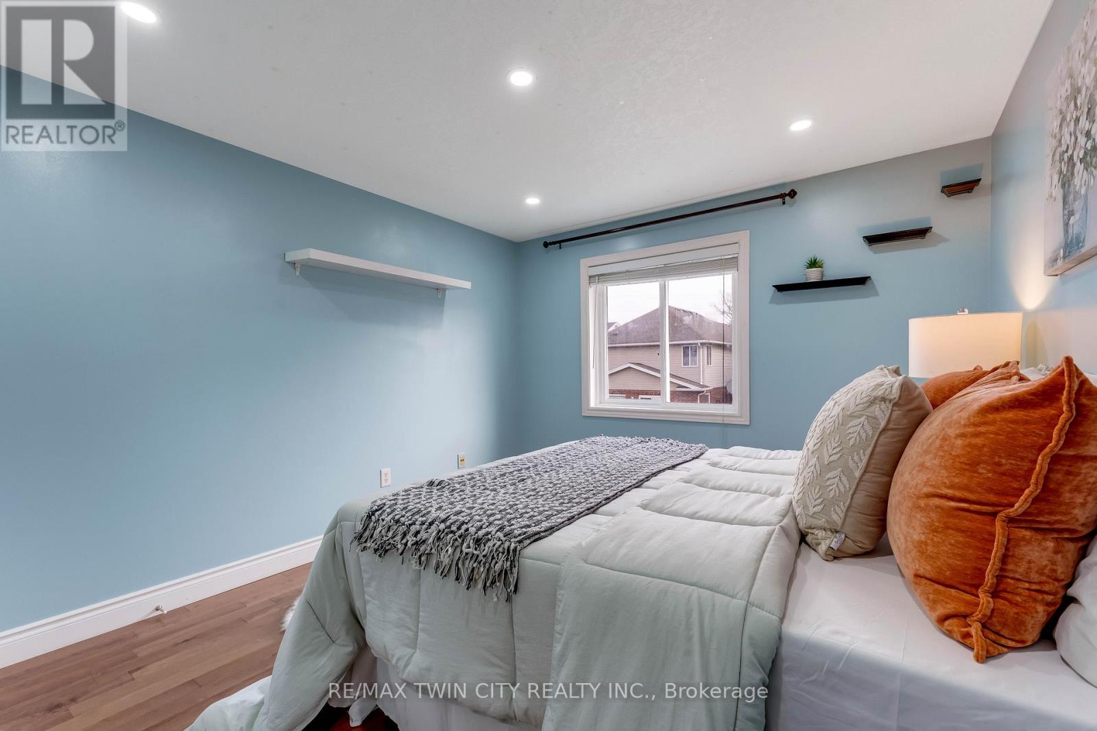 135 Veronica Drive, Kitchener, Ontario  N2A 4E6 - Photo 22 - X12952796