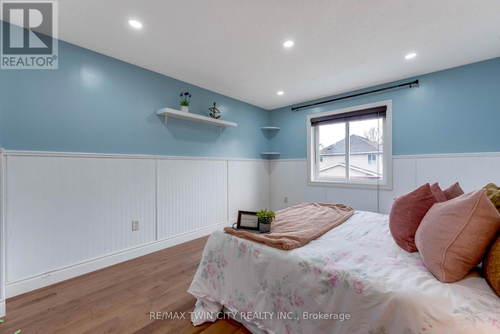 135 Veronica Drive, Kitchener, Ontario  N2A 4E6 - Photo 23 - X12952796