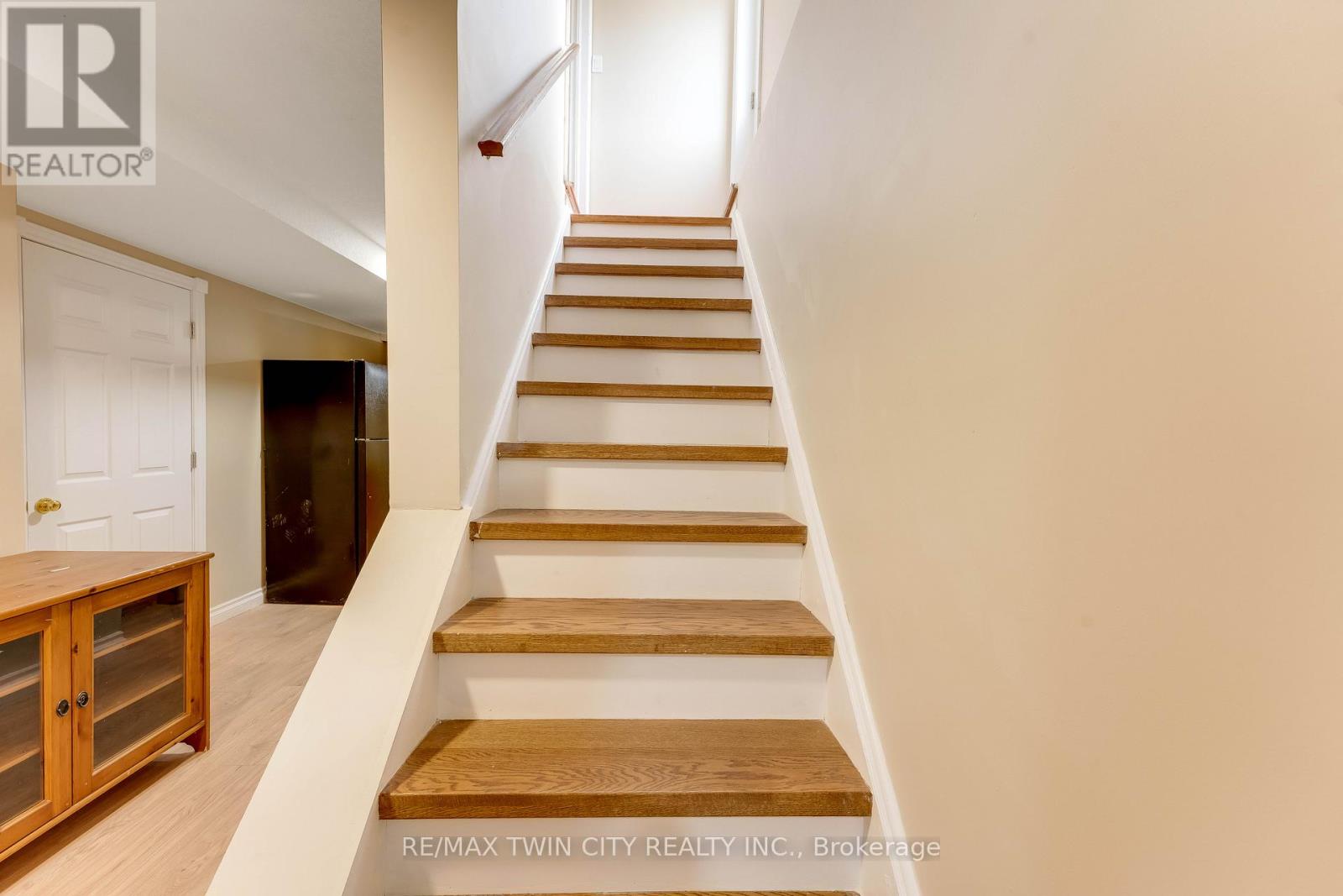 135 Veronica Drive, Kitchener, Ontario  N2A 4E6 - Photo 27 - X12952796