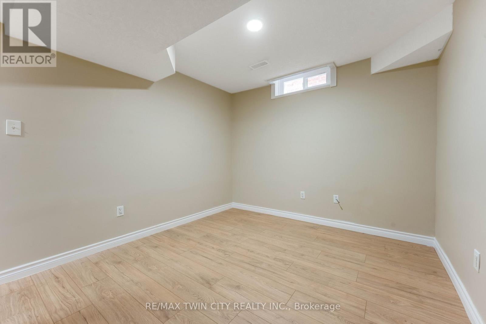 135 Veronica Drive, Kitchener, Ontario  N2A 4E6 - Photo 34 - X12952796