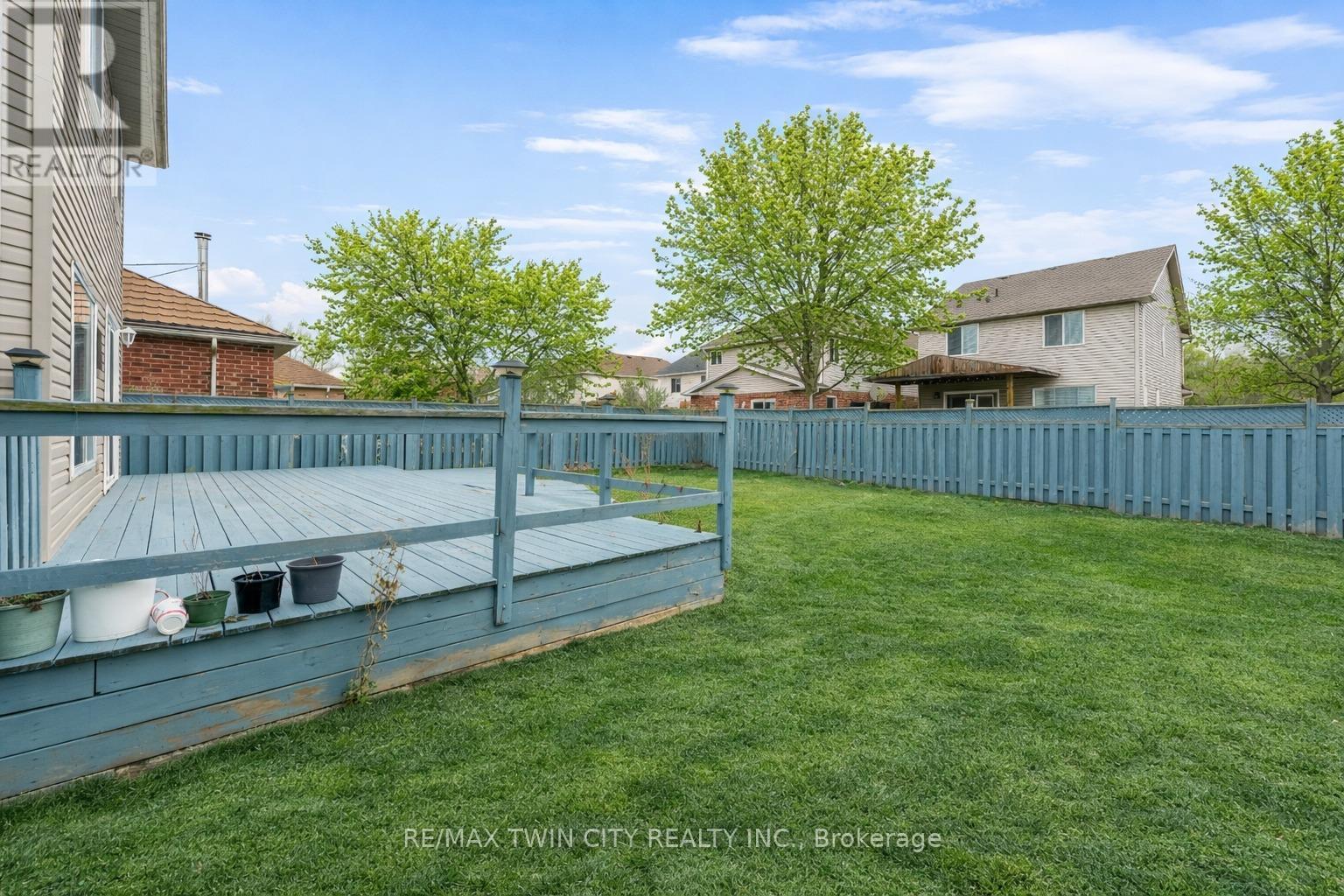 135 Veronica Drive, Kitchener, Ontario  N2A 4E6 - Photo 41 - X12952796