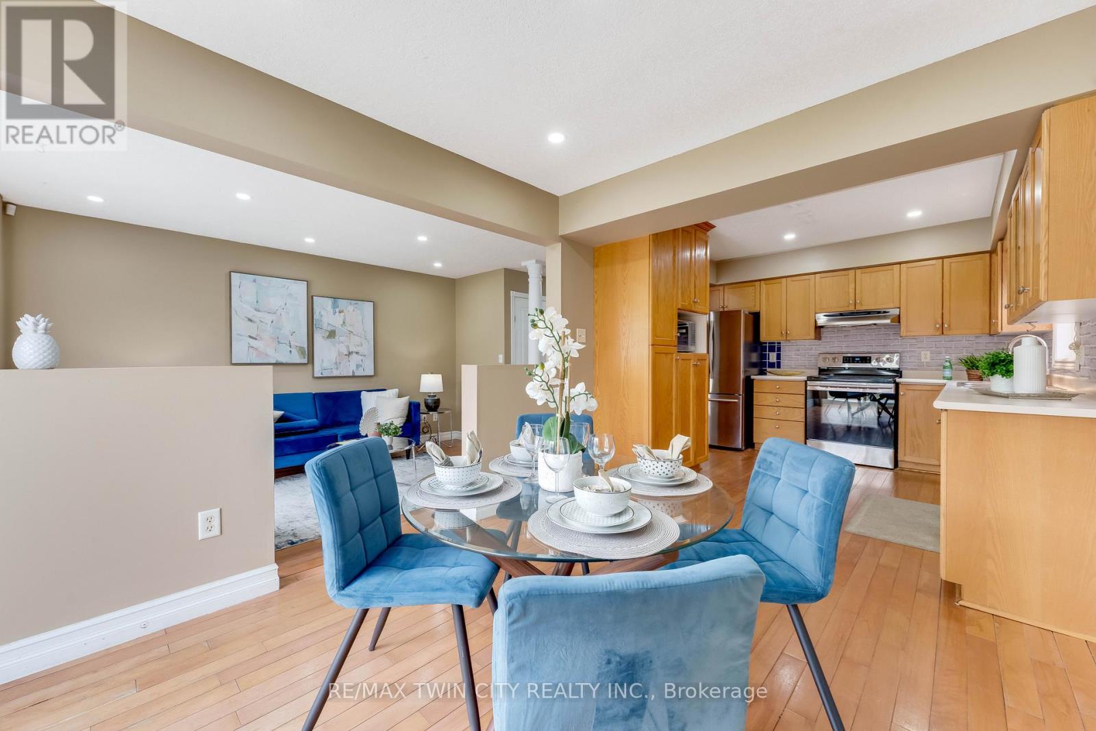 135 Veronica Drive, Kitchener, Ontario  N2A 4E6 - Photo 8 - X12952796