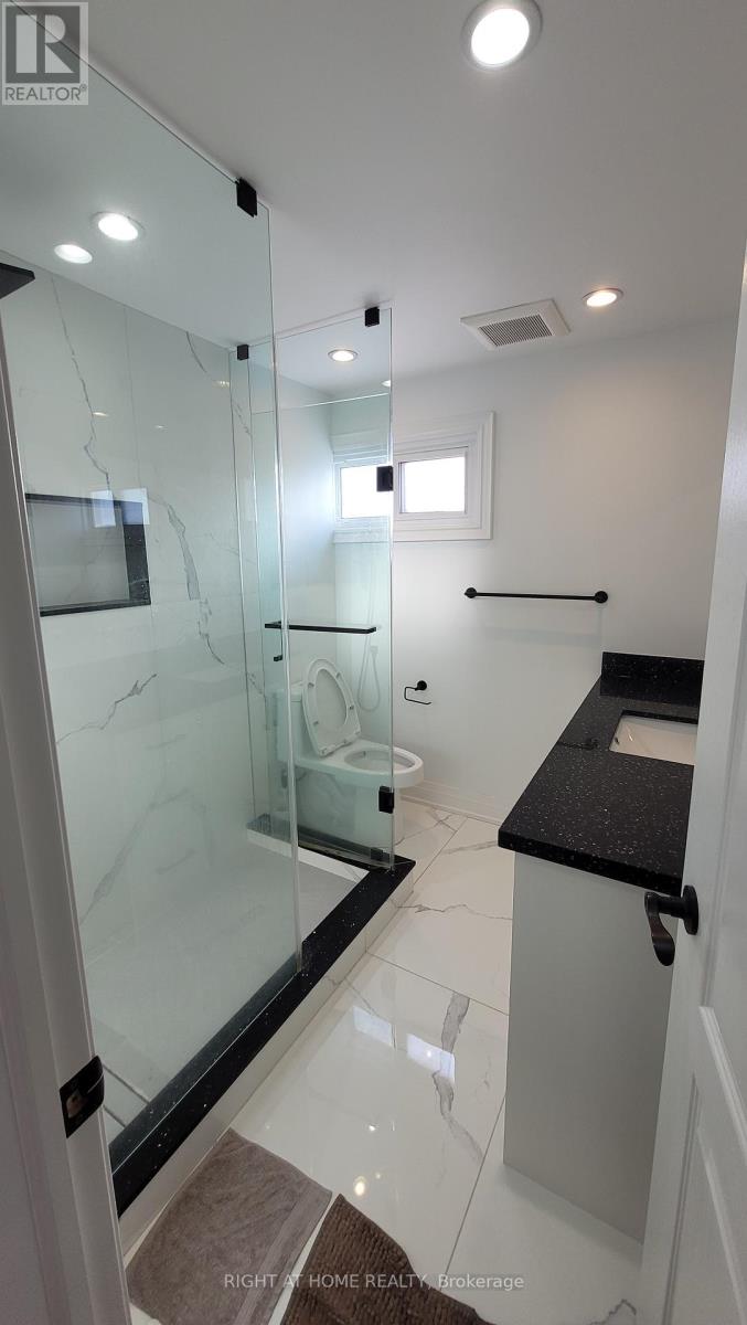 2 Clydesdale Road, Markham, Ontario  L3R 3S9 - Photo 7 - N12756282