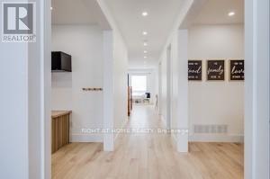 79 The Queensway Way, Barrie, Ontario  L4M 7J3 - Photo 6 - S12952022