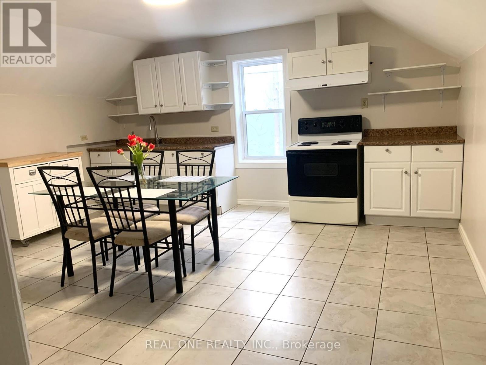 Upper - 162 Darling Street, Brantford, Ontario  N3S 3W6 - Photo 3 - X12934076