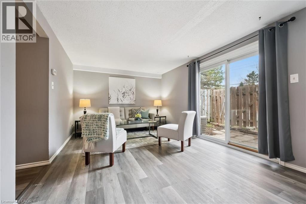 120 Country Club Drive Unit# 17, Guelph, Ontario  N1E 3K7 - Photo 3 - 40815891