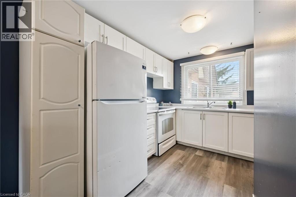 120 Country Club Drive Unit# 17, Guelph, Ontario  N1E 3K7 - Photo 6 - 40815891