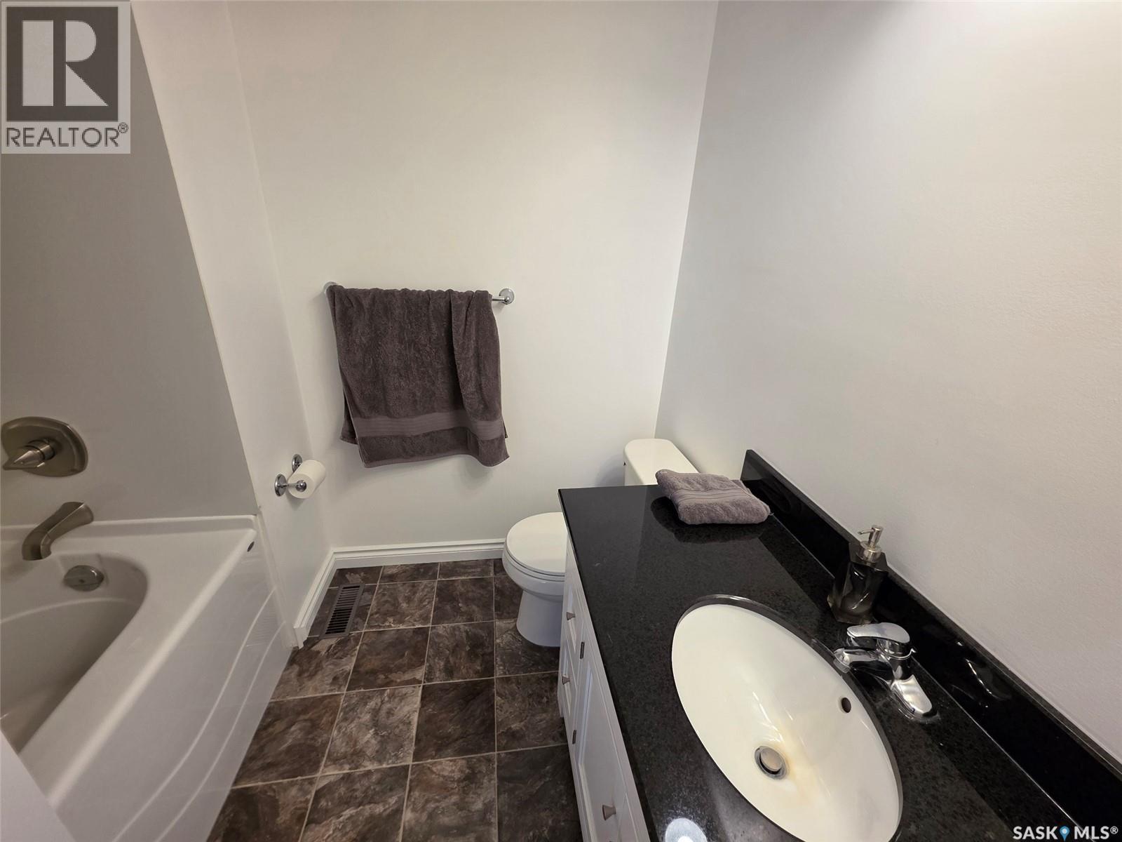 Viker Acres, Saskatchewan Landing Rm No.167, Saskatchewan  S0N 2P0 - Photo 14 - SK030563