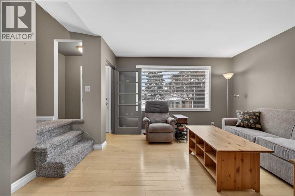 353 Regal Park Ne, Calgary, Alberta  T2E 0S6 - Photo 5 - A2287252