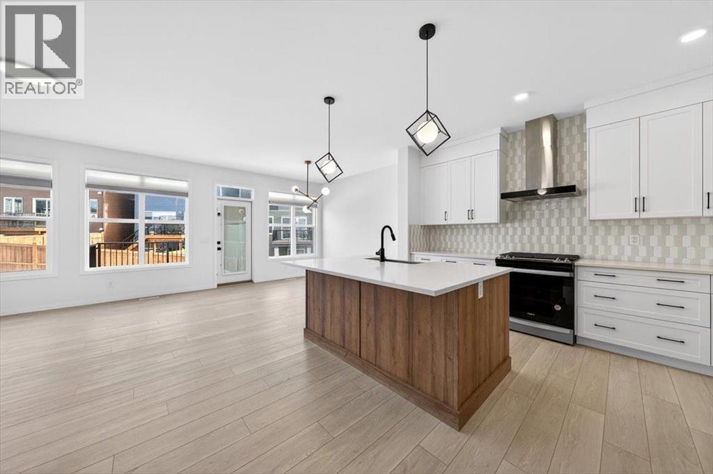 392 Carringvue Place NW, Calgary, Alberta  T3P 2A4 - Photo 8 - A2289930