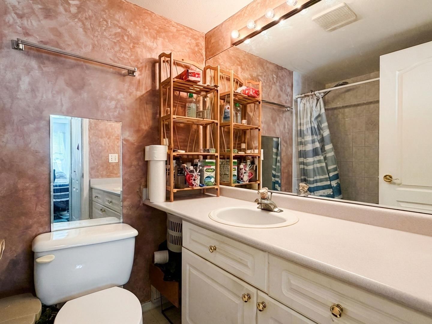 307 9942 151 Street, Surrey, British Columbia  V3R 0V4 - Photo 4 - R3082894