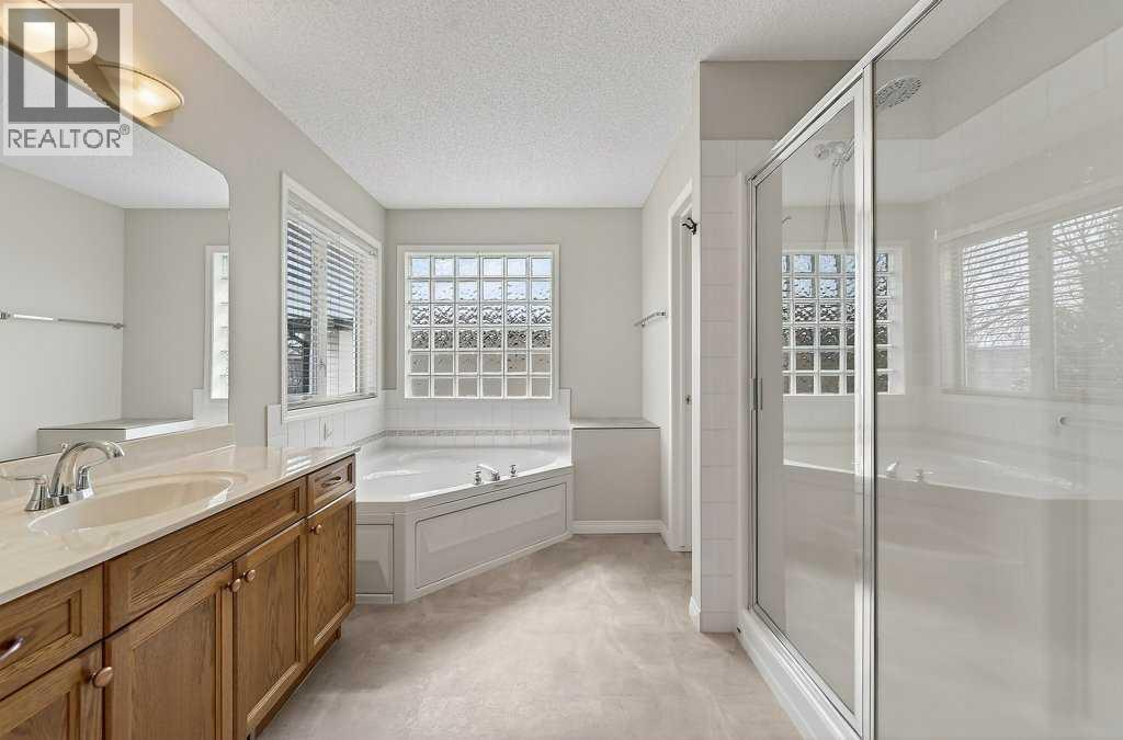 137 Simcrest Heights Sw, Calgary, Alberta  T3H 4K2 - Photo 20 - A2298291