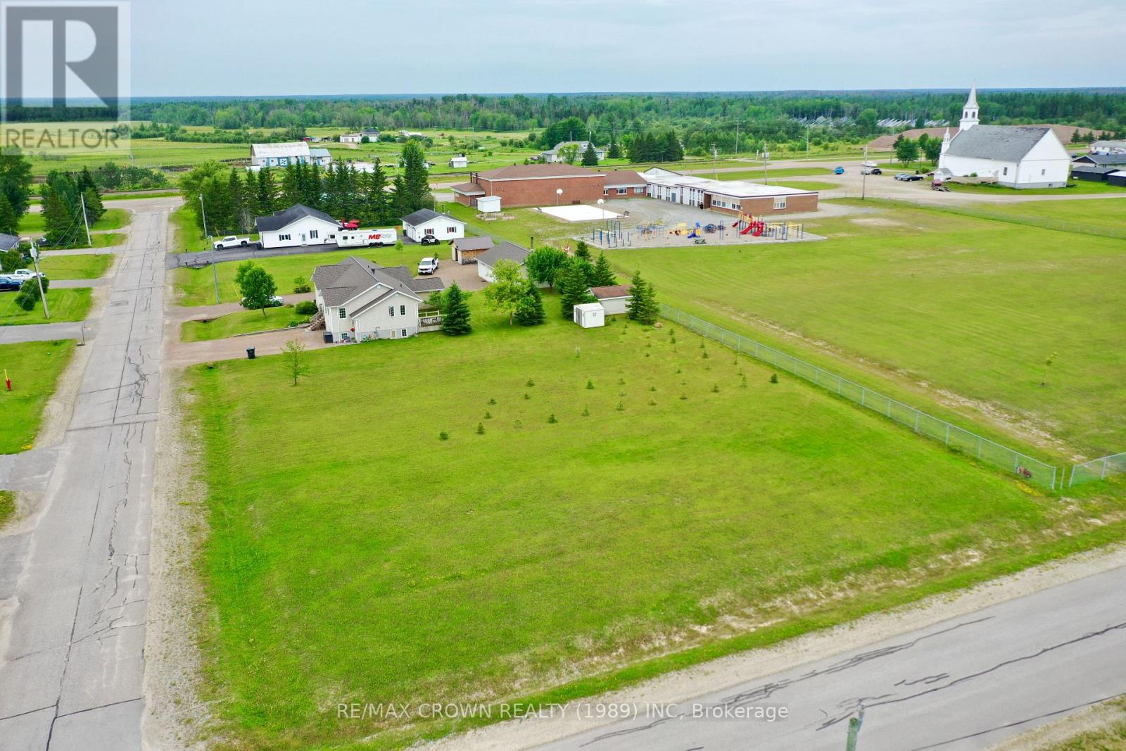 Val Rita-Harty - 11 Grenier Avenue, Kapuskasing, Ontario  P0L 2G0 - Photo 13 - T12952820