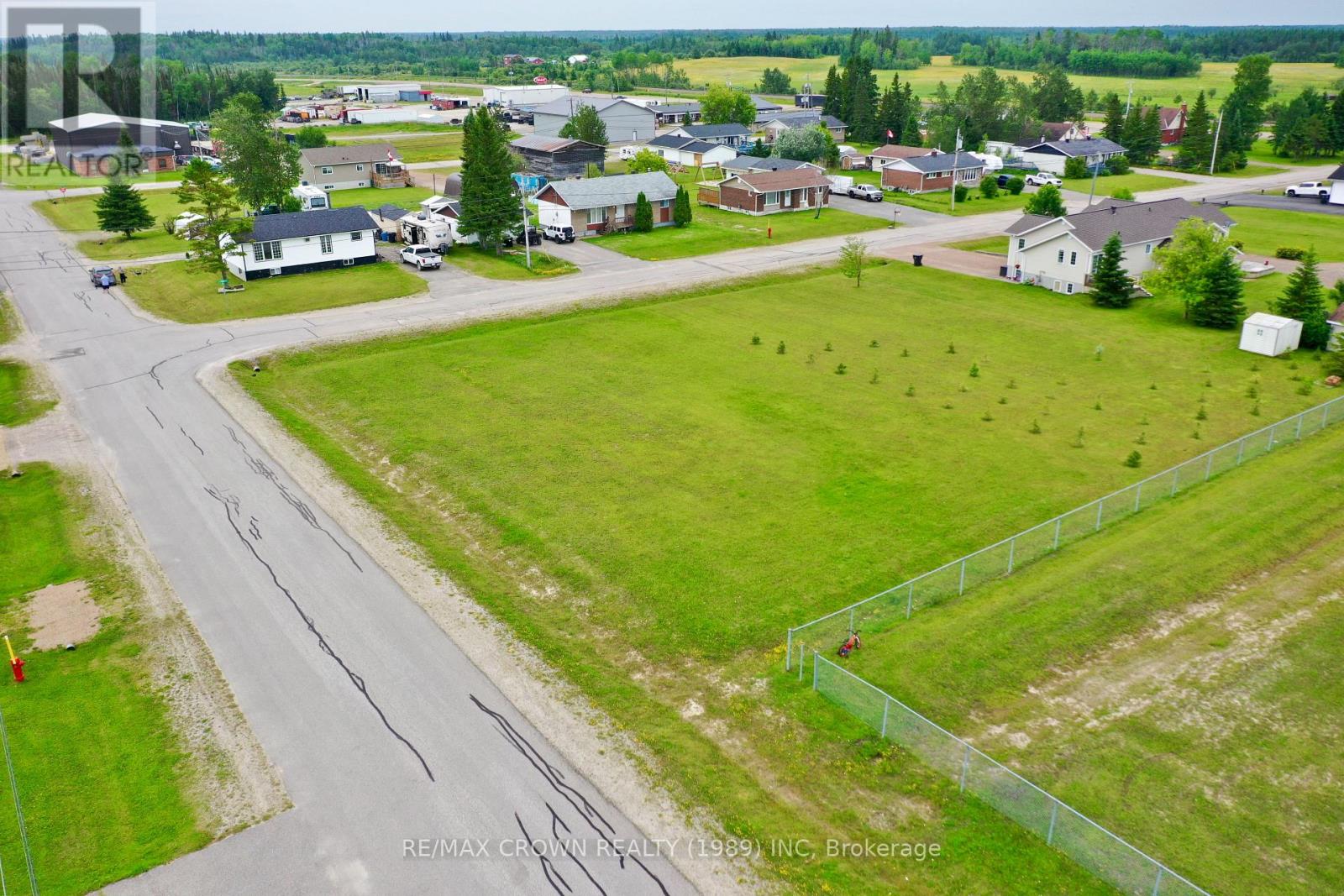 Val Rita-Harty - 11 Grenier Avenue, Kapuskasing, Ontario  P0L 2G0 - Photo 2 - T12952820