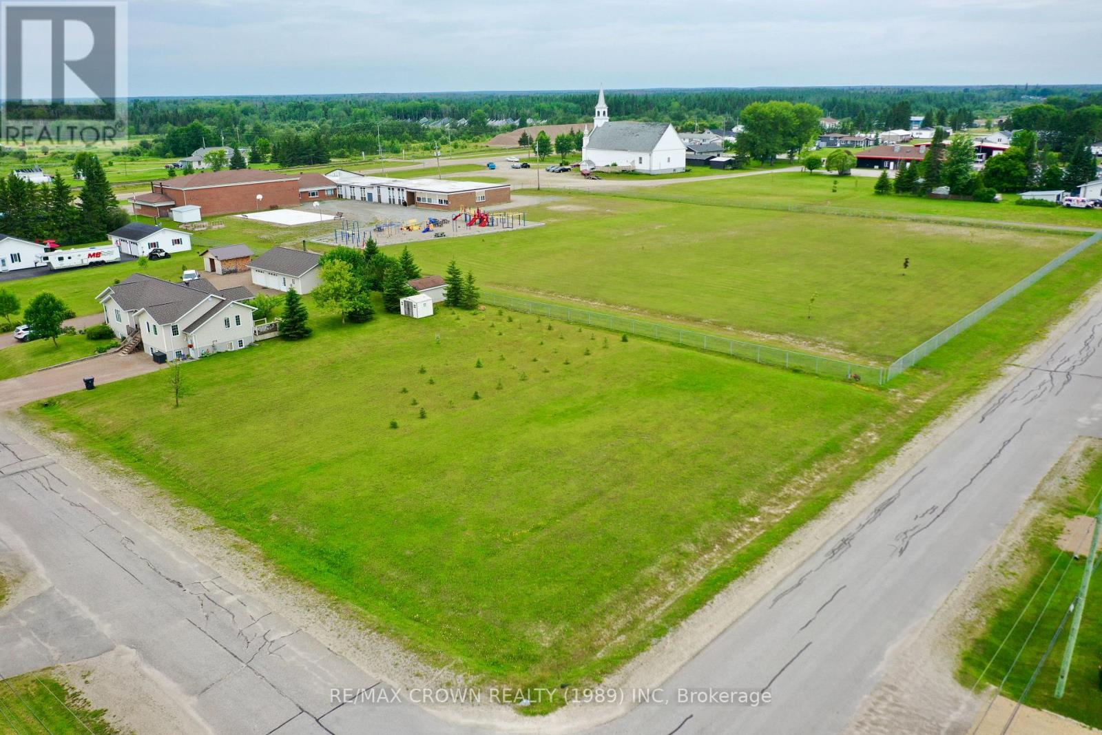 Val Rita-Harty - 11 Grenier Avenue, Kapuskasing, Ontario  P0L 2G0 - Photo 5 - T12952820