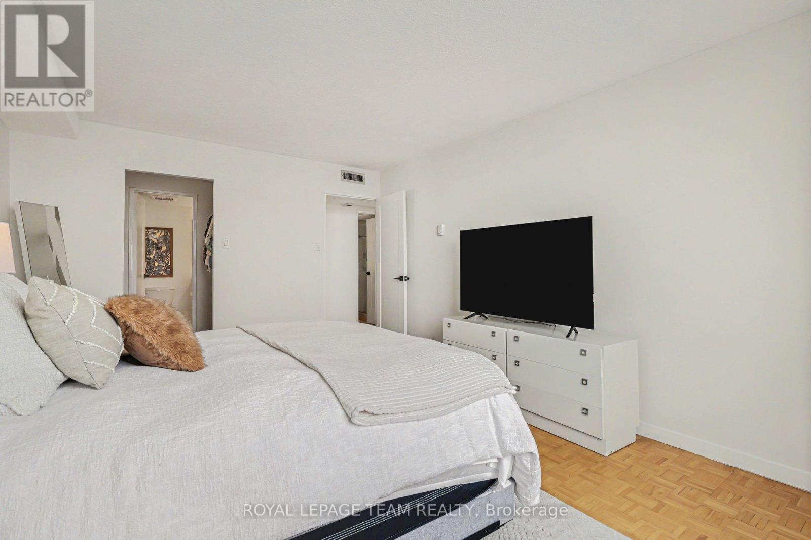 1701 - 20 The Driveway, Ottawa, Ontario  K2P 1C8 - Photo 19 - X12952804