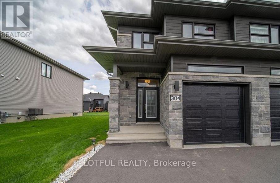 304 BELFORT STREET, Russell, Ontario